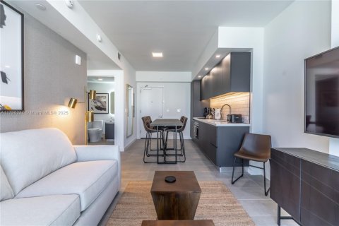 Condo in Miami, Florida, 1 bedroom  № 1875484 - photo 15