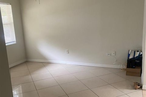 House in Apopka, Florida 3 bedrooms, 82.5 sq.m. № 1883321 - photo 9
