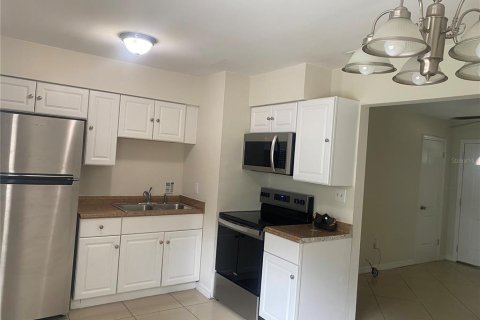 House in Apopka, Florida 3 bedrooms, 82.5 sq.m. № 1883321 - photo 6