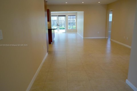 Appartement à louer à Pinecrest, Floride: 3 chambres, 375.88 m2 № 1758613 - photo 12