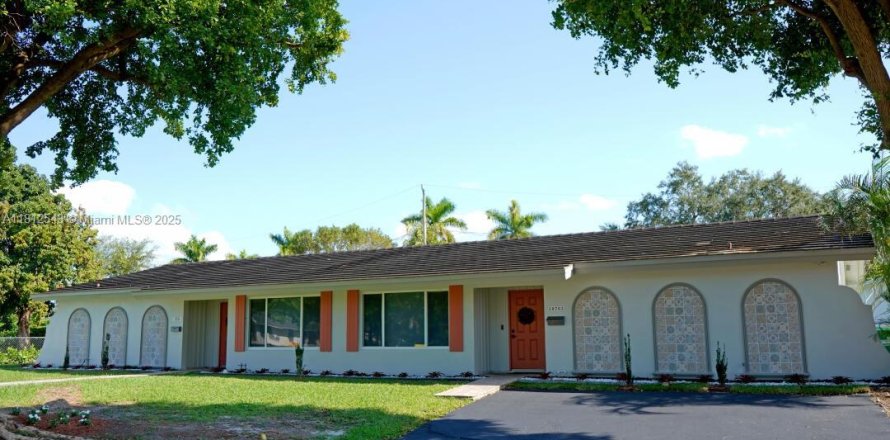 Appartement à Pinecrest, Floride 3 chambres, 375.88 m2 № 1758613