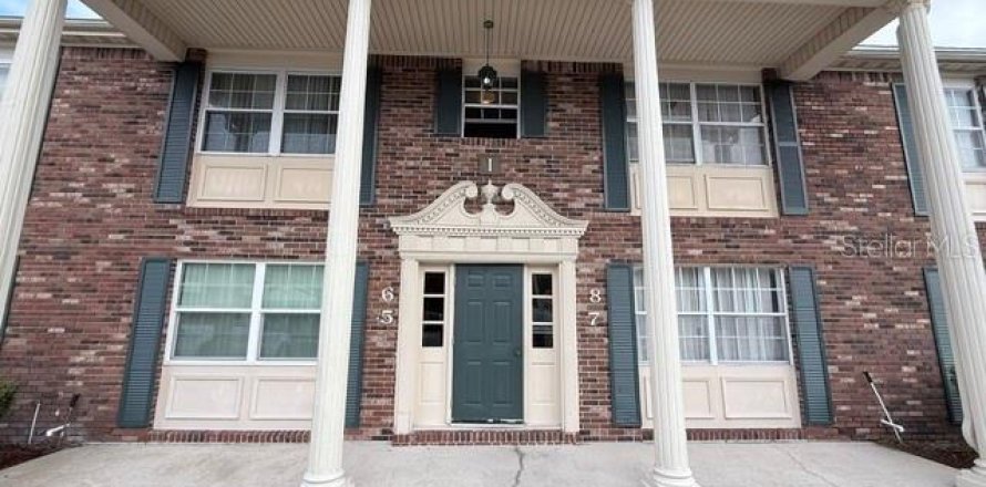 Commercial property in Lakeland, Florida 77.2 sq.m. № 2396228