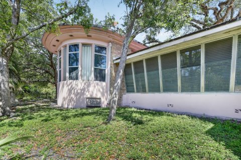 Propiedad comercial en venta en Fort Lauderdale, Florida № 2090425 - foto 10
