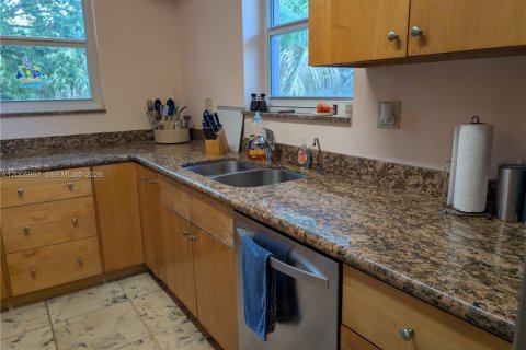 Propiedad comercial en venta en Fort Lauderdale, Florida № 2090425 - foto 25
