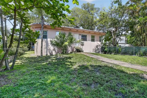 Propiedad comercial en venta en Fort Lauderdale, Florida № 2090425 - foto 14