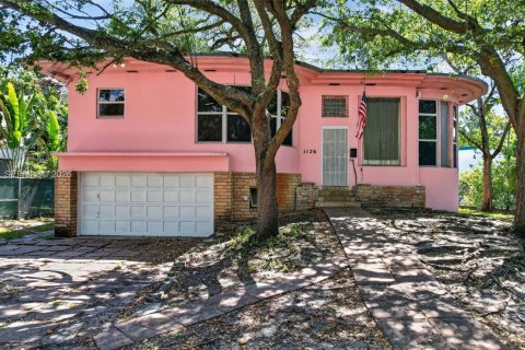 Propiedad comercial en venta en Fort Lauderdale, Florida № 2090425 - foto 8