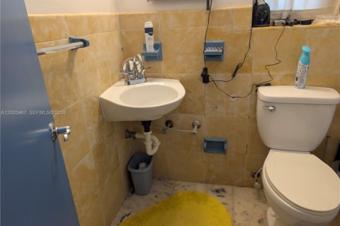 Propiedad comercial en venta en Fort Lauderdale, Florida № 2090425 - foto 30
