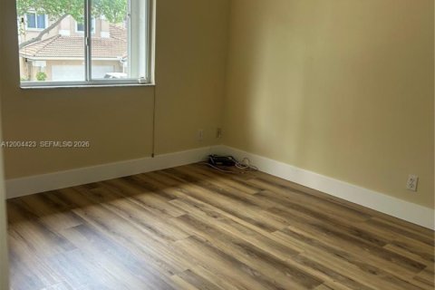 Townhouse in Pembroke Pines, Florida 3 bedrooms, 147.9 sq.m. № 2068576 - photo 15