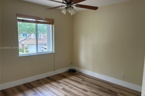 Townhouse in Pembroke Pines, Florida 3 bedrooms, 147.9 sq.m. № 2068576 - photo 14