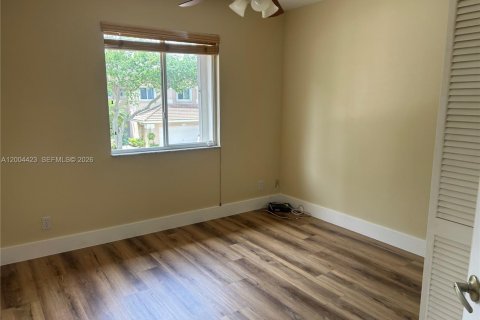 Townhouse in Pembroke Pines, Florida 3 bedrooms, 147.9 sq.m. № 2068576 - photo 12