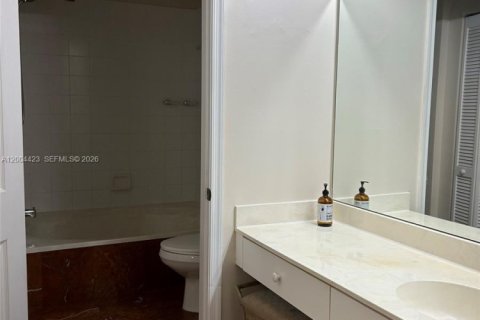 Townhouse in Pembroke Pines, Florida 3 bedrooms, 147.9 sq.m. № 2068576 - photo 10