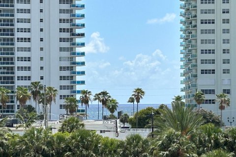 Condo in Fort Lauderdale, Florida, 1 bedroom  № 2266150 - photo 14