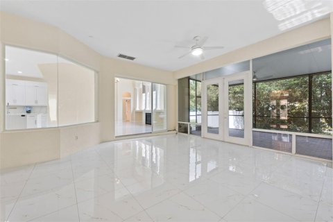 Villa ou maison à vendre à Tampa, Floride: 4 chambres, 300.35 m2 № 2436774 - photo 16