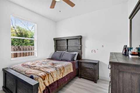 Villa ou maison à vendre à St. Lucie, Floride: 3 chambres, 180.51 m2 № 2365857 - photo 26