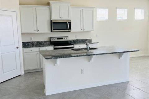 House in OCALA PRESERVE in Ocala, Florida 4 bedrooms, 188.96 sq.m. № 1913939 - photo 4