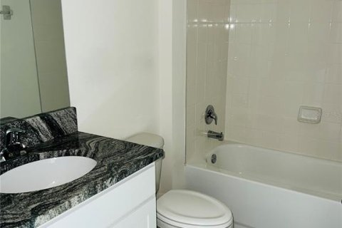 House in OCALA PRESERVE in Ocala, Florida 4 bedrooms, 188.96 sq.m. № 1913939 - photo 8
