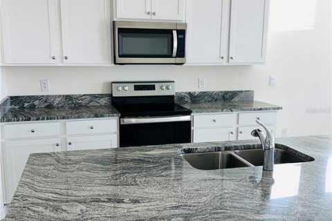 House in OCALA PRESERVE in Ocala, Florida 4 bedrooms, 188.96 sq.m. № 1913939 - photo 5