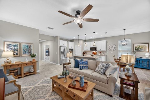 Casa en venta en Wesley Chapel, Florida, 4 dormitorios, 214.7 m2 № 1910570 - foto 12