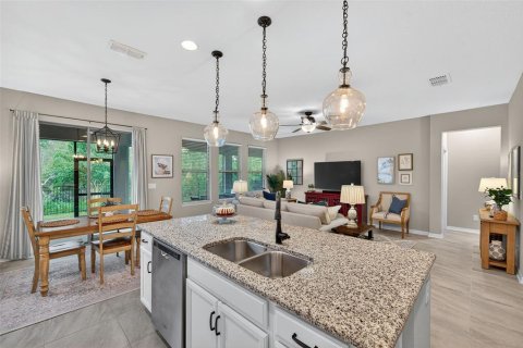 Casa en venta en Wesley Chapel, Florida, 4 dormitorios, 214.7 m2 № 1910570 - foto 16