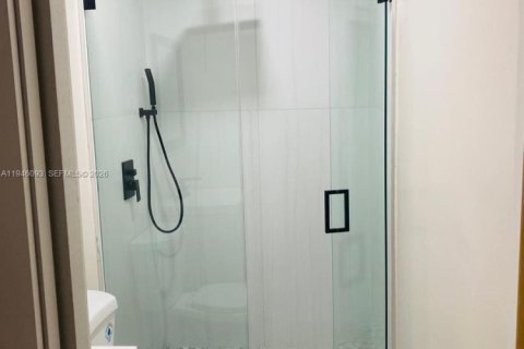 House in Fort Lauderdale, Florida 4 bedrooms, 136.38 sq.m. № 2002438 - photo 2