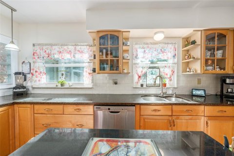 Купить виллу или дом в Бруксвилл, Флорида 4 комнаты, 149.11м2, № 2226884 - фото 12