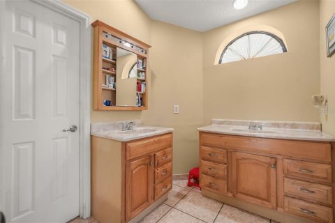 Villa ou maison à vendre à Kissimmee, Floride: 4 chambres, 179.3 m2 № 2227219 - photo 16