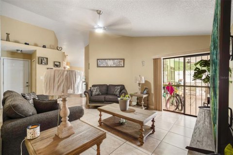 Villa ou maison à vendre à Kissimmee, Floride: 4 chambres, 179.3 m2 № 2227219 - photo 10