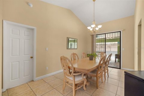 Villa ou maison à vendre à Kissimmee, Floride: 4 chambres, 179.3 m2 № 2227219 - photo 8