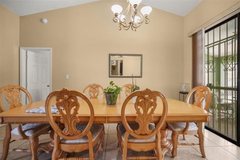 Villa ou maison à vendre à Kissimmee, Floride: 4 chambres, 179.3 m2 № 2227219 - photo 11