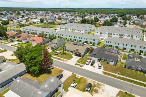Villa ou maison à vendre à Kissimmee, Floride: 4 chambres, 179.3 m2 № 2227219 - photo 3