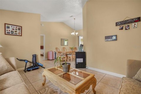 Villa ou maison à vendre à Kissimmee, Floride: 4 chambres, 179.3 m2 № 2227219 - photo 7