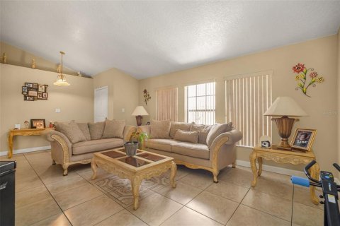 Villa ou maison à vendre à Kissimmee, Floride: 4 chambres, 179.3 m2 № 2227219 - photo 6