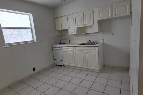 Appartement à louer à Hialeah, Floride: 2 chambres, 425.49 m2 № 1943931 - photo 14