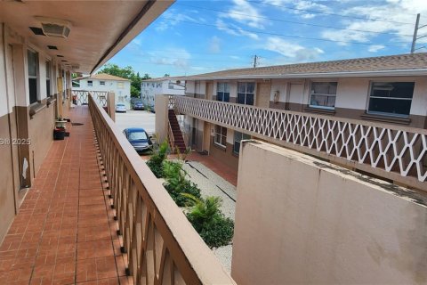 Appartement à louer à Hialeah, Floride: 2 chambres, 425.49 m2 № 1943931 - photo 5