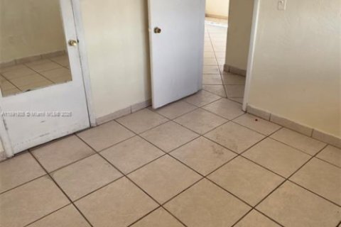 Appartement à louer à Hialeah, Floride: 2 chambres, 425.49 m2 № 1943931 - photo 10