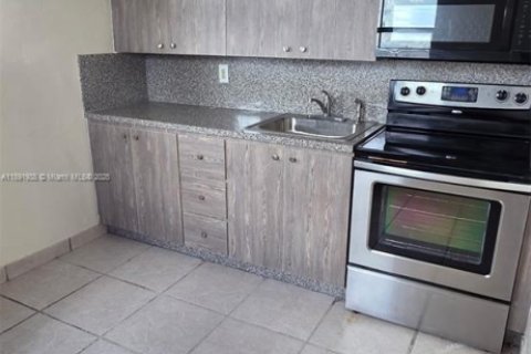 Appartement à louer à Hialeah, Floride: 2 chambres, 425.49 m2 № 1943931 - photo 22
