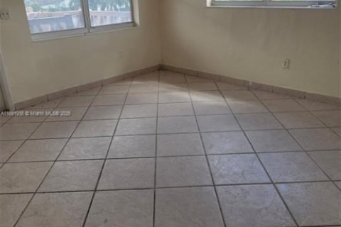 Appartement à louer à Hialeah, Floride: 2 chambres, 425.49 m2 № 1943931 - photo 25