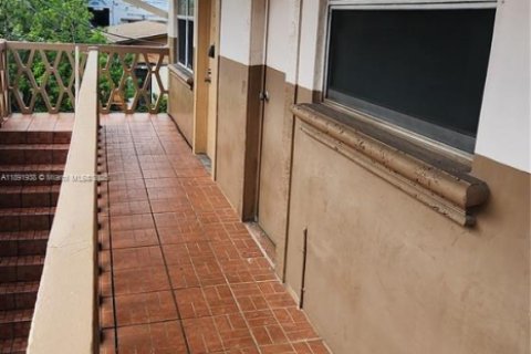 Appartement à louer à Hialeah, Floride: 2 chambres, 425.49 m2 № 1943931 - photo 4