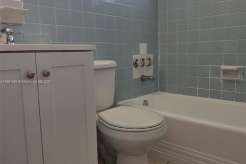 Appartement à louer à Hialeah, Floride: 2 chambres, 425.49 m2 № 1943931 - photo 30