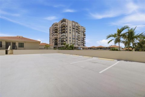 Condo in Saint Petersburg, Florida, 2 bedrooms  № 2214039 - photo 20
