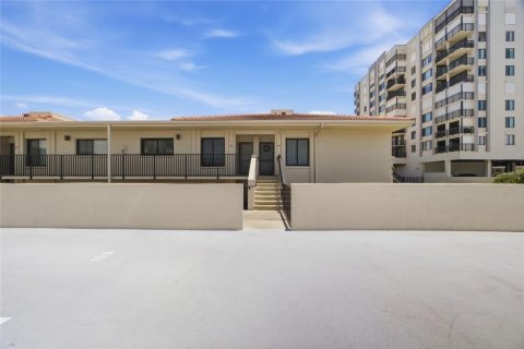 Condo in Saint Petersburg, Florida, 2 bedrooms № 2214039