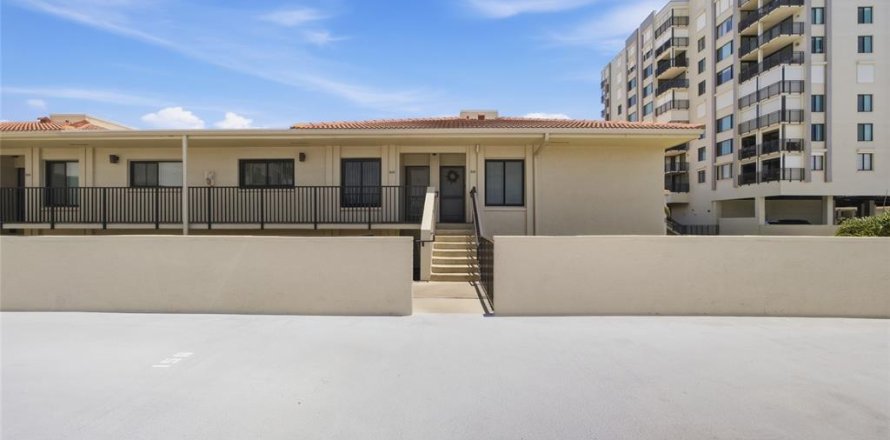 Condo in Saint Petersburg, Florida, 2 bedrooms  № 2214039
