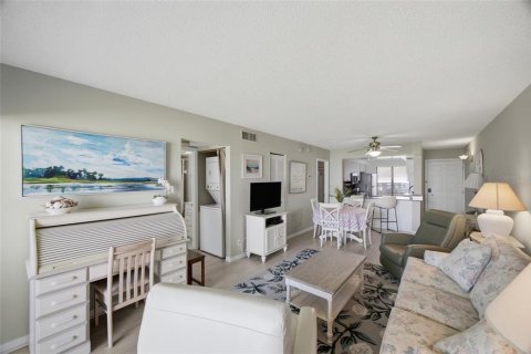 Condo in Saint Petersburg, Florida, 2 bedrooms  № 2214039 - photo 6