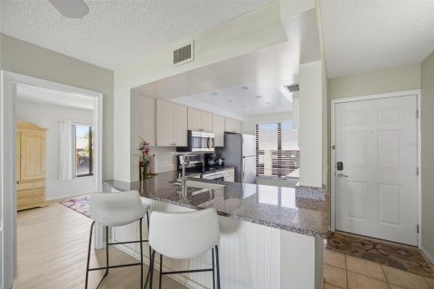 Condo in Saint Petersburg, Florida, 2 bedrooms  № 2214039 - photo 7