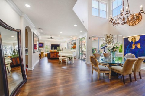 Дом в Холливуд, Флорида 4 спальни, 247.12м2 № 2046321