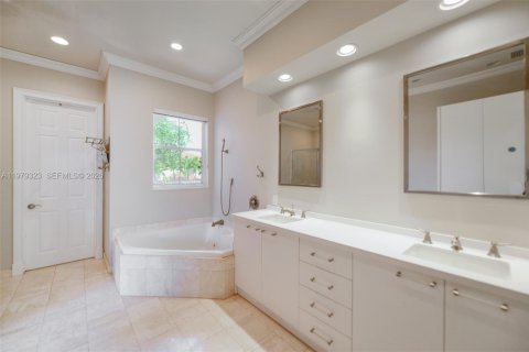 Купить виллу или дом в Холливуд, Флорида 4 спальни, 247.12м2, № 2046321 - фото 20