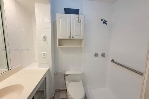 Villa ou maison à louer à Miami, Floride: 3 chambres, 122.63 m2 № 1963018 - photo 6