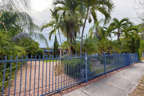 Villa ou maison à louer à Miami, Floride: 3 chambres, 122.63 m2 № 1963018 - photo 2