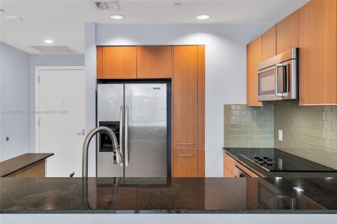 Condominio en venta en Miami, Florida, 2 dormitorios, 101.08 m2 № 1934680 - foto 14