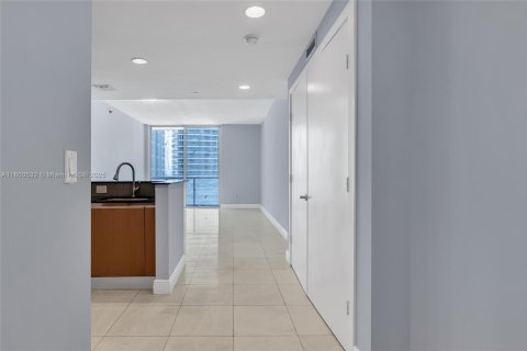 Condominio en venta en Miami, Florida, 2 dormitorios, 101.08 m2 № 1934680 - foto 7